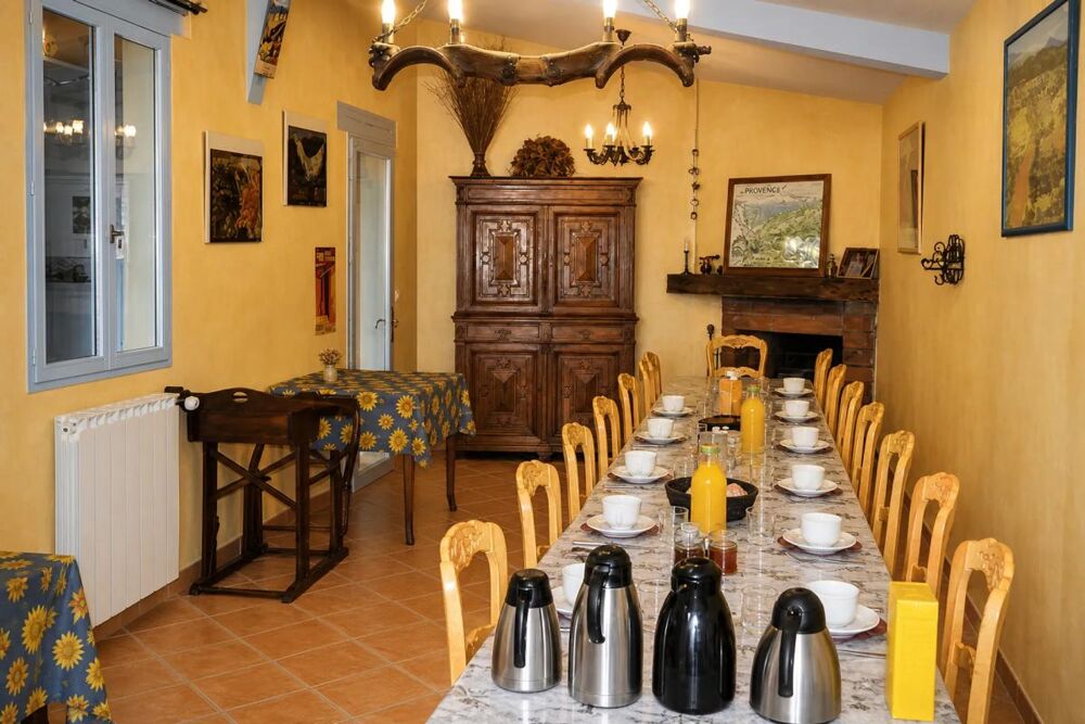 Vente Propriété/Château Propriété de 15 pièces de 314 m² à Revest-du-Bion Revest du bion