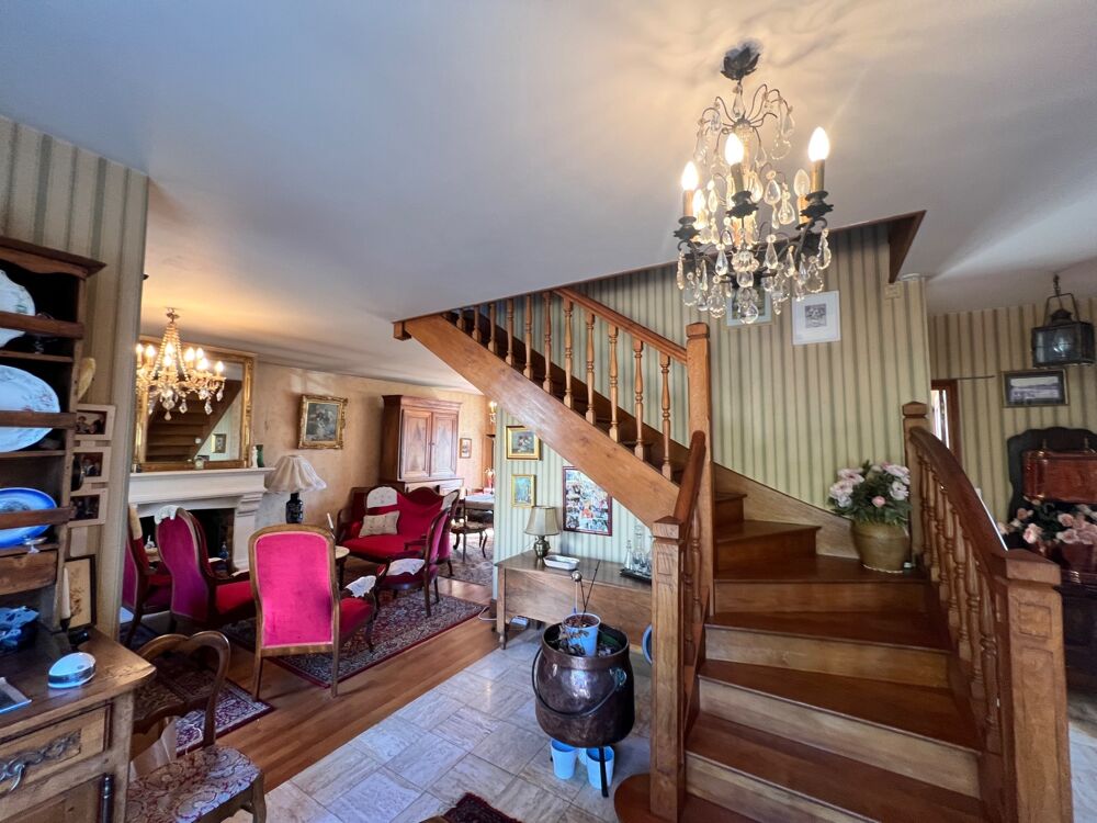 Vente Maison Maison familiale 152 m² – 5 chambres – Vie de plain-pied – Terrain 1 000 m² + sous sol complet Chatellerault