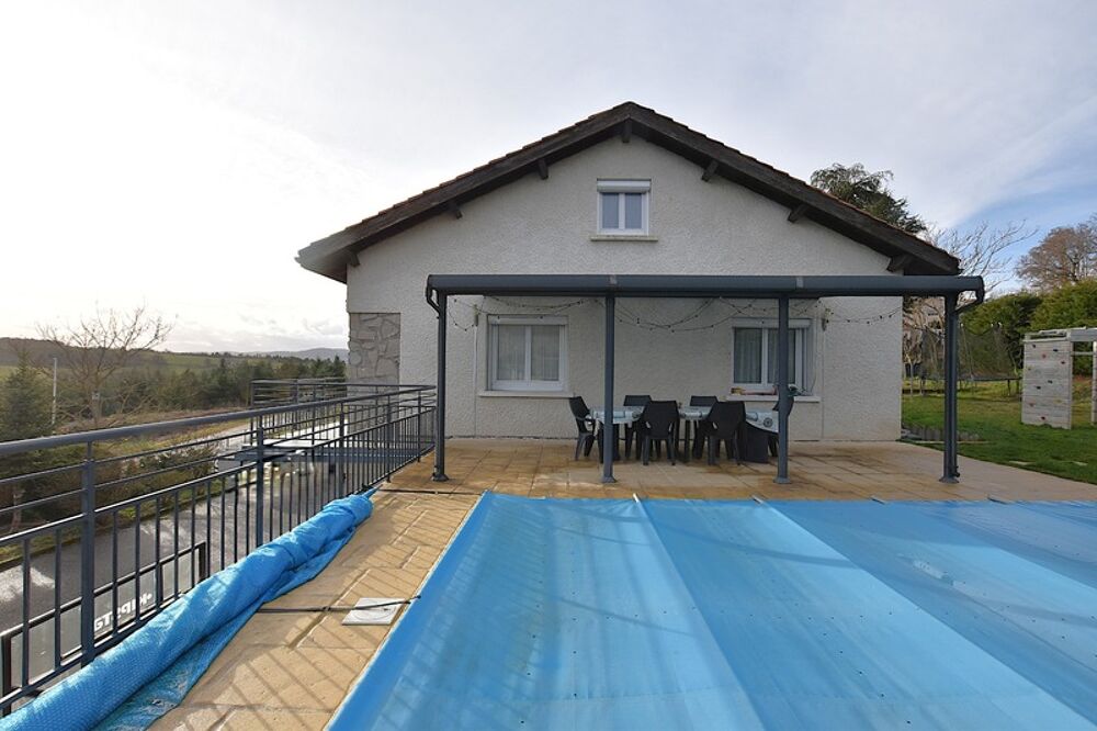 À VENDRE  Maison familiale avec piscine à La Chapelle-d'Aurec  À 5 minutes de Monistrol-sur-Loire