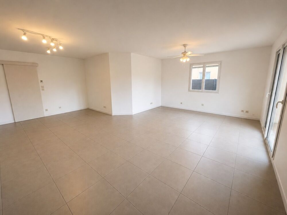 Moulis-en-Médoc  Plain-pied en parfait état, 3 chambres, cuisine neuve et climatisation