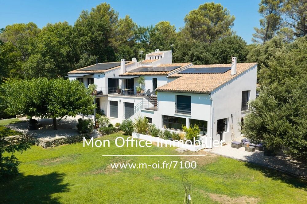 Référence : 7100-NGU. - Maison 9 pièces - Piscine - village à pied - calme - 276m2