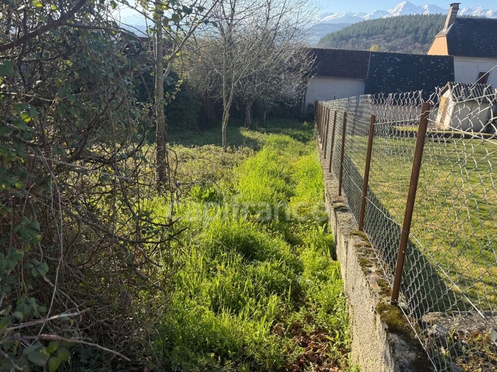 Maison ancienne avec grange et terrain
