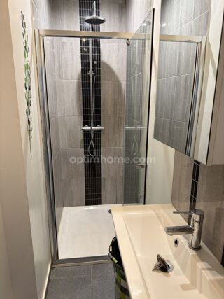  Immeuble à vendre 15 + pièces 301 m²