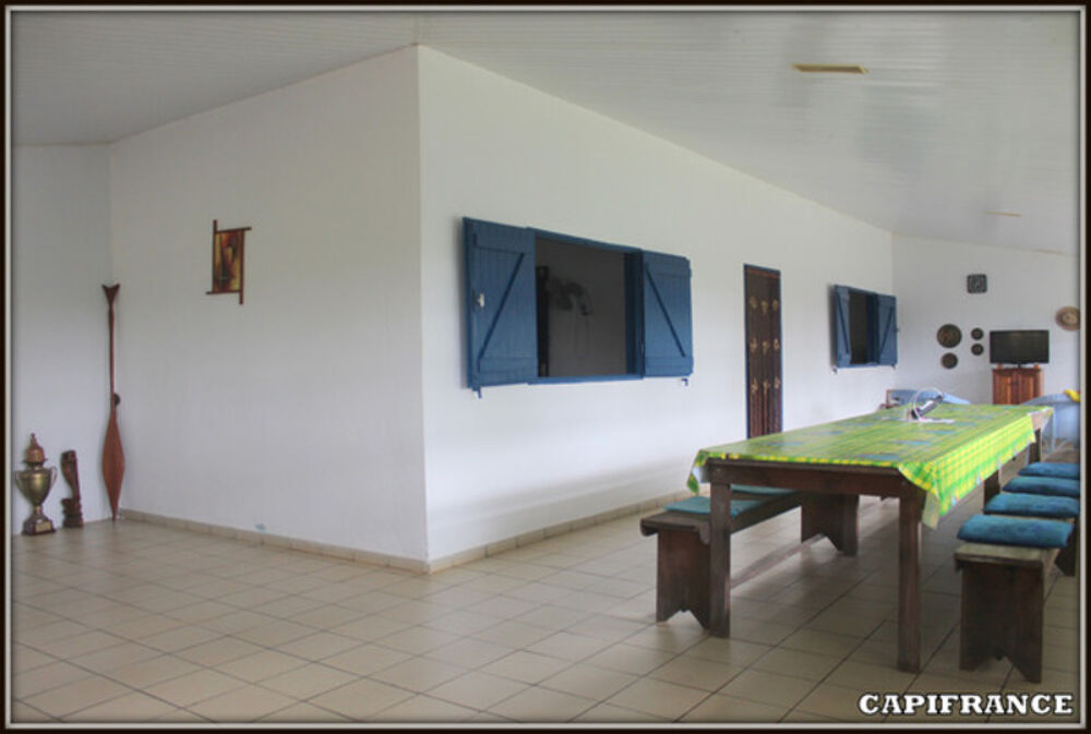 Vente Immeuble A VENDRE A KOUROU (GUYANE FRANCAISE) UNE CHARMANTE PROPRIETE DE 486 m² - DEUX APPARTEMENTS T3 - UN STUDIO - SUPERFICIE DU TERRAI Kourou