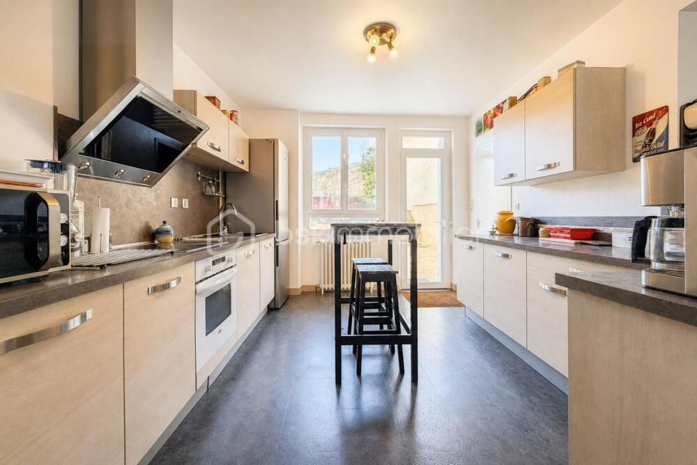 Vente Maison Maison de bourg avec piscine et dépendances Saint germain les belles