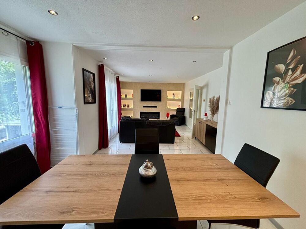 Maison mitoyenne des deux côtés -101 m² habitables sur terrain de 274 m² - 3 chambres