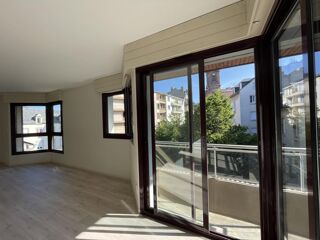  Appartement à louer 3 pièces 87 m²