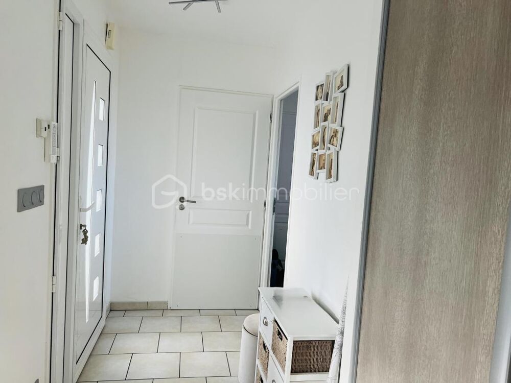 PLAIN-PIED ATYPIQUE SANS TRAVAUX - 3 CHAMBRES AVEC GARAGE A FERRIERES-HAUT-CLOCHER