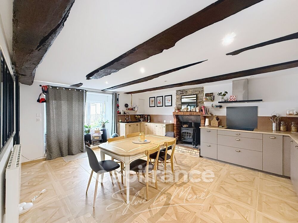 À vendre Maison de bourg de 123 m²  3 chambres  Terrasse  Naizin / Évellys