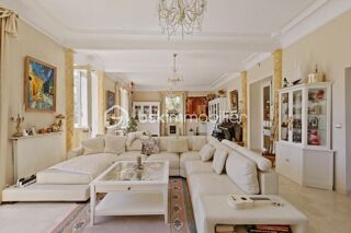  Propri�t�/ch�teau � vendre 11 pi�ces 323 m�