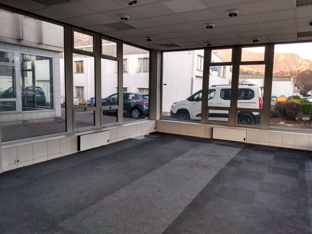   Dpt Isère (38), à louer SAINT MARTIN LE VINOUX local d'activité ou bureaux Saint martin le vinoux