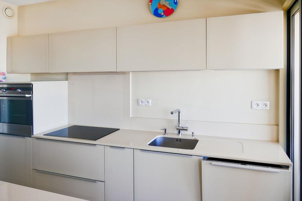 Vente Appartement BORDEAUX MERIADECK  Appartement trois chambres dernier étage avec vue dégagée un balcon et cellier Bordeaux