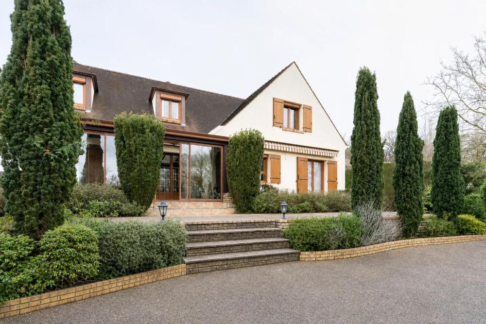 Maison spacieuse avec grand jardin à Mézy-sur-Seine