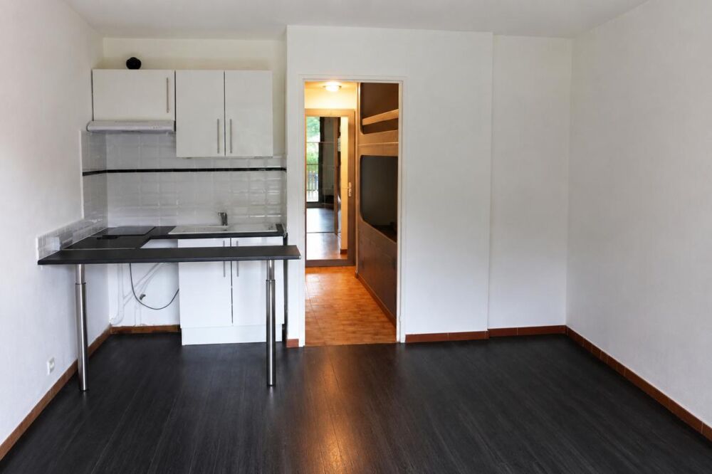 Vente Appartement Appartement traversant en rez-de-jardin avec jardin privatif, piscine et parking - Cavalaire-sur-Mer Cavalaire sur mer