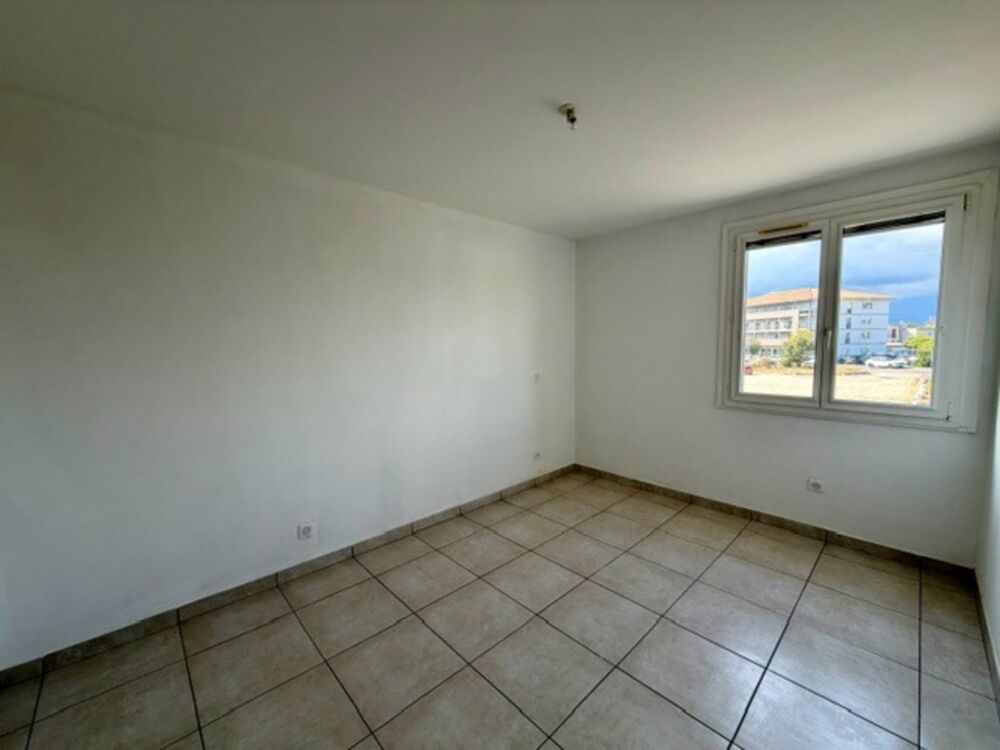 Vente Appartement Appartement à vendre 3 pièces GHISONACCIA (20)  de 68,72 m2 avec terrasse de 12, 19 m2 Ghisonaccia