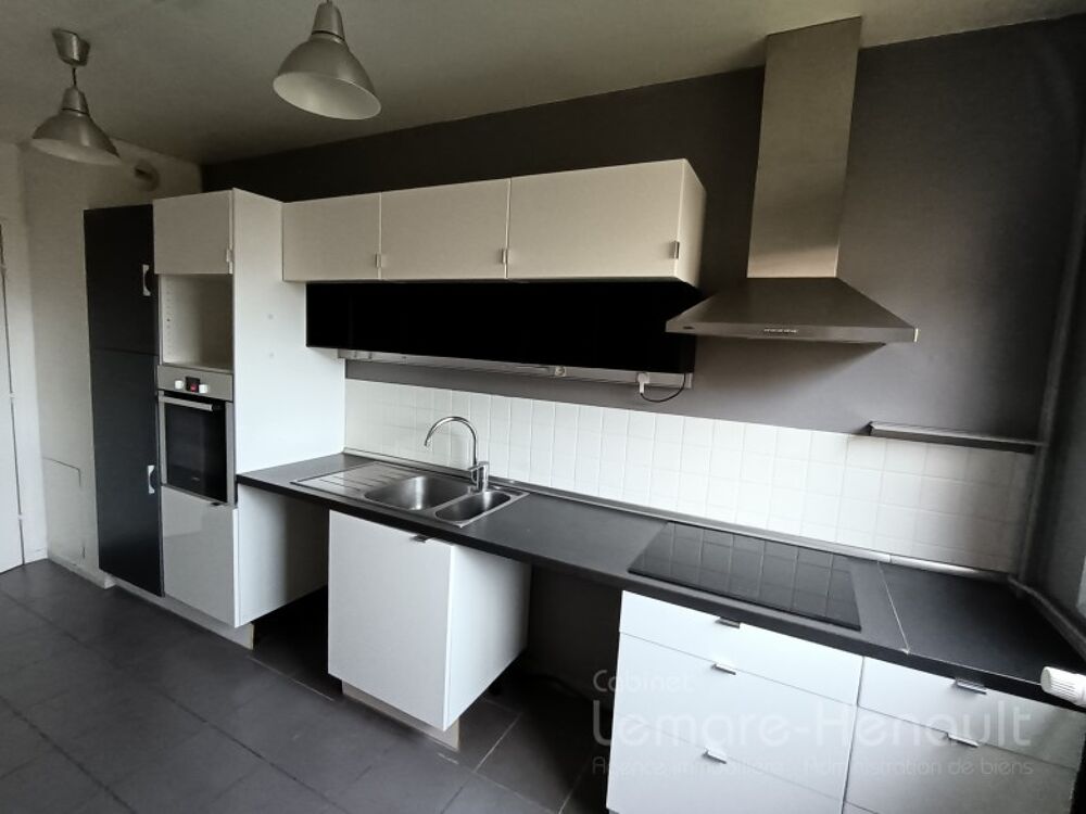 Location Appartement F4, dans Résidence Gardien & Ascenseur – Parking et Cave – 84.20 m² Dreux