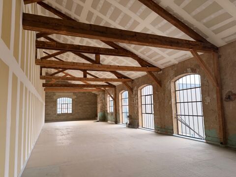   Magnifique plateau à vendre sur CHAPONOST (69), local d'activité atypique d'une surface de 192 m² au sein de la zone artisanale 