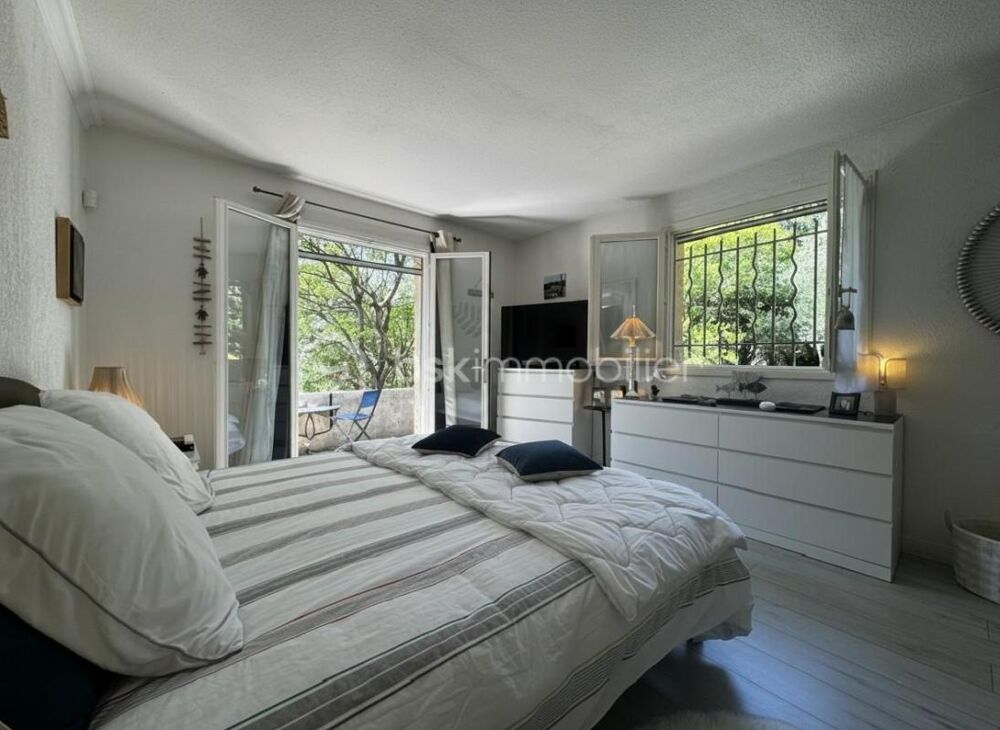 � vendre  Villa Tourrettes (83440)