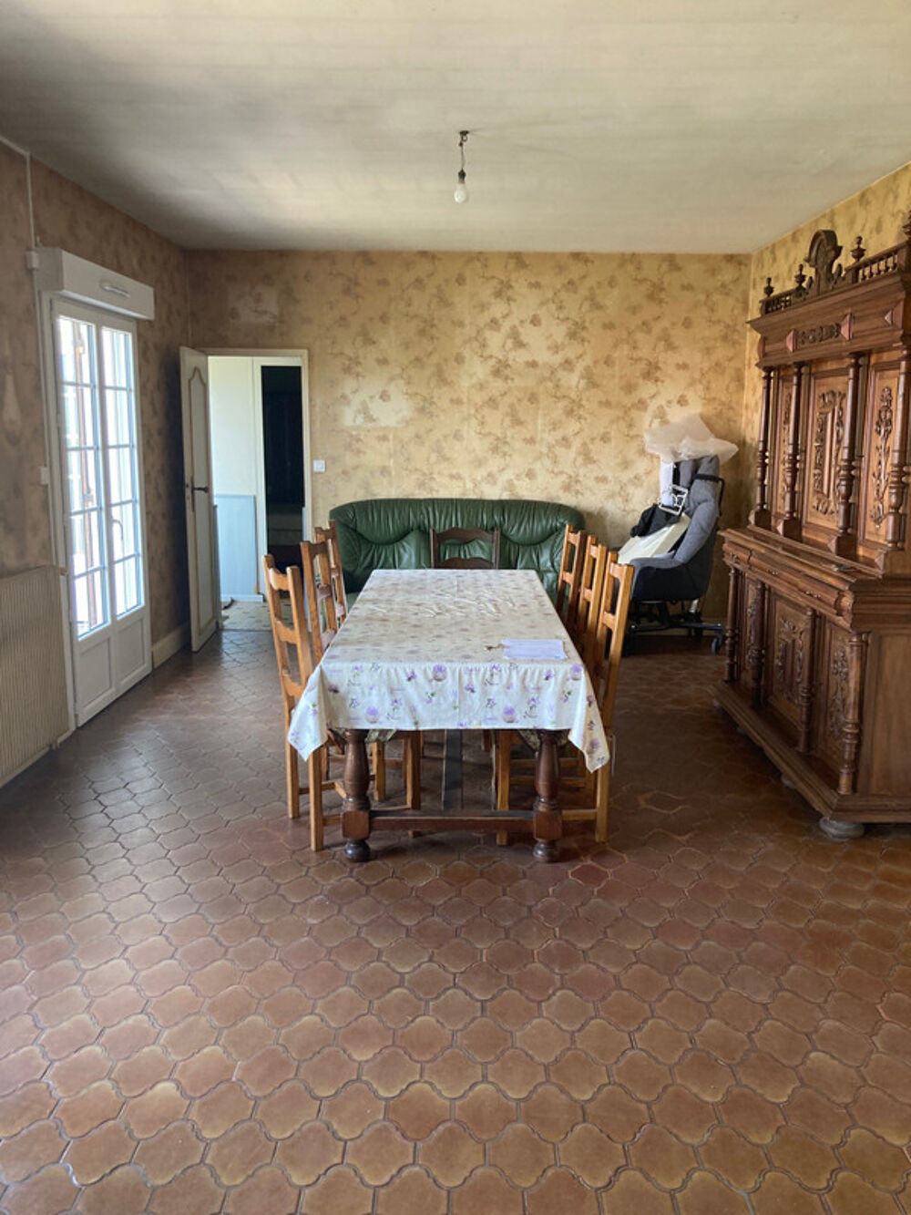 Vente Maison Grande maison traditionnelle 3 chambres 3 sde/sdb édifiée sur sous-sol complet aménageable Pauillac