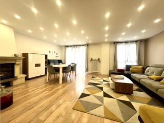  Appartement à louer 5 pièces 92 m²