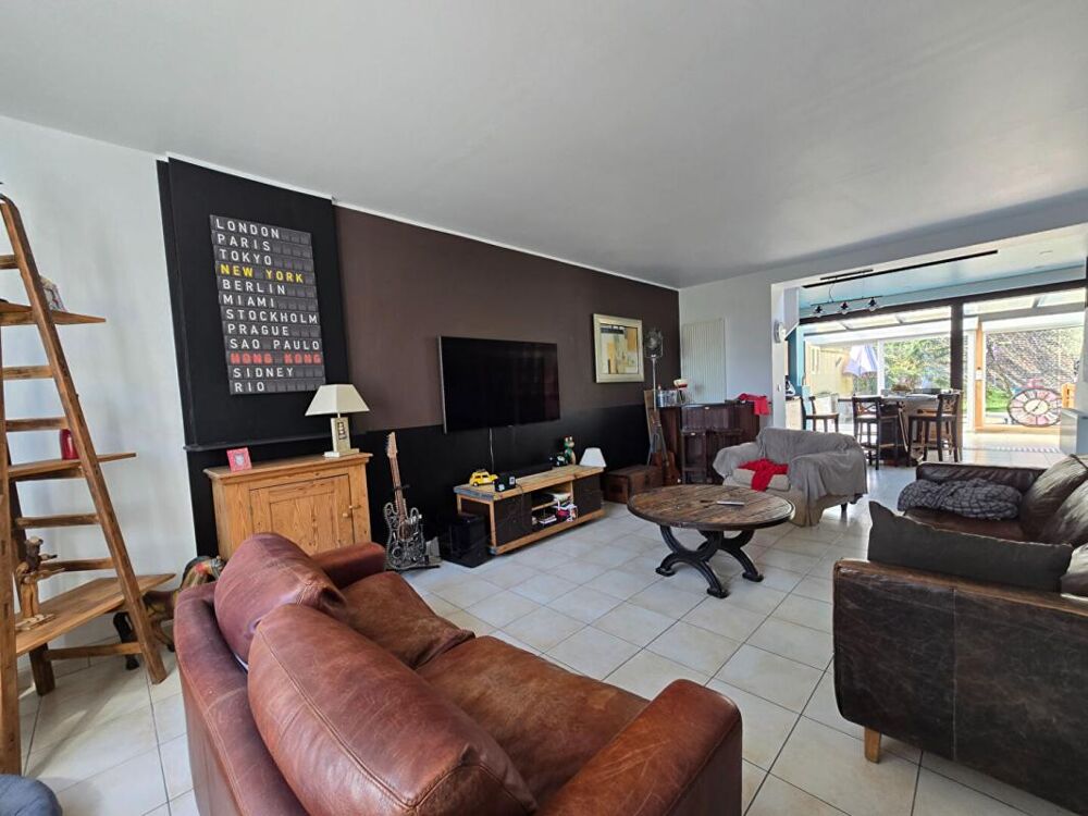 Maison Wattrelos 199 m2, 5 chambres, stationnements et jardin