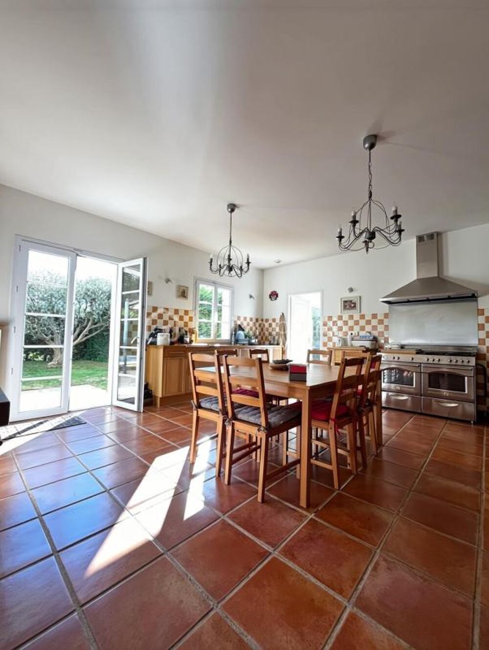 Bastide dexception 12 pièces de 433 m²  Volumes et potentiel