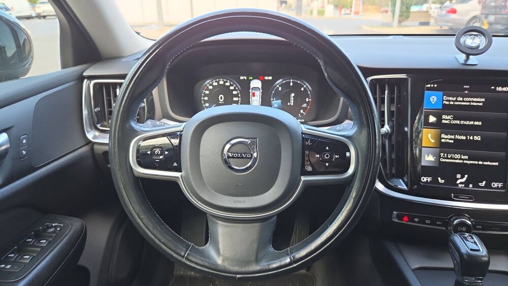 V60 2.0 D4 190 Geartronic8 Momentum - Automatique 2019 occasion 83310 Cogolin