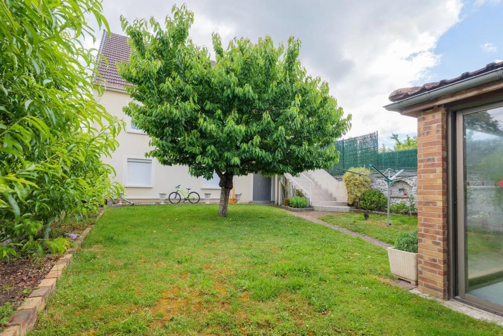 Maison de 9 pièces de 236 m² à Ozoir-la-Ferrière