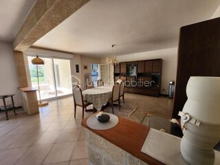  Maison  vendre 6 pices 233 m