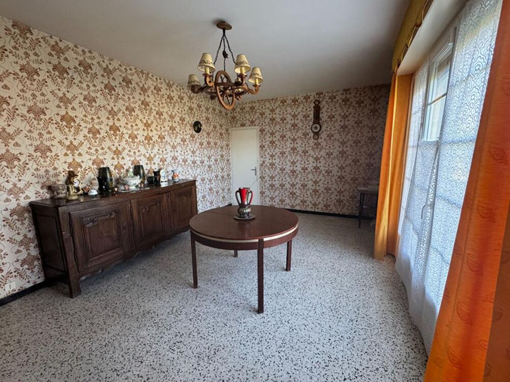 Maison à Vayres de 5 pièces de 105 m2 - 3 chambres - Un chai en pierre de 60 m² - Terrain de 1270 m²