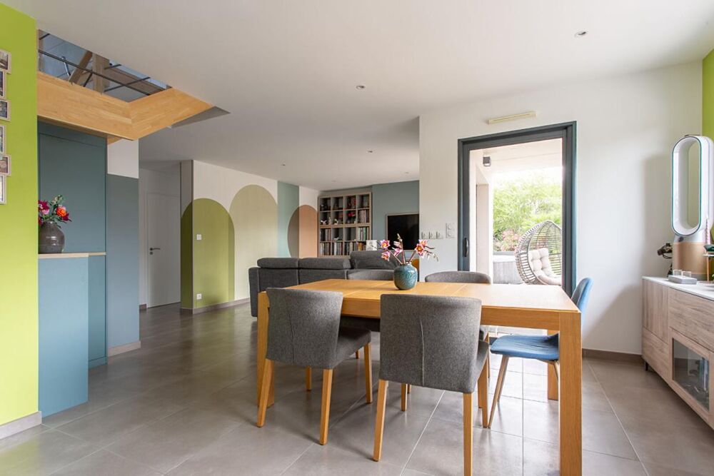 Vente Maison Maison Mouzillon 6 P . 4 Chs . Bureau . 138.77 M² . T 681 M² . Garage . Terrasse . Balcon Mouzillon