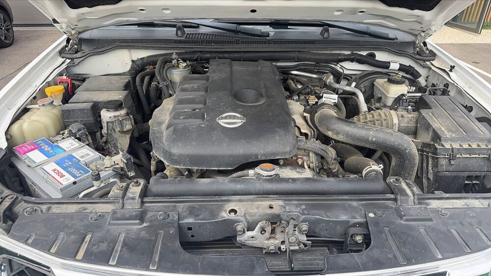 Navara 2.5 dCi 190 4WD Double Cabine 2015 occasion 38300 Bourgoin Jallieu