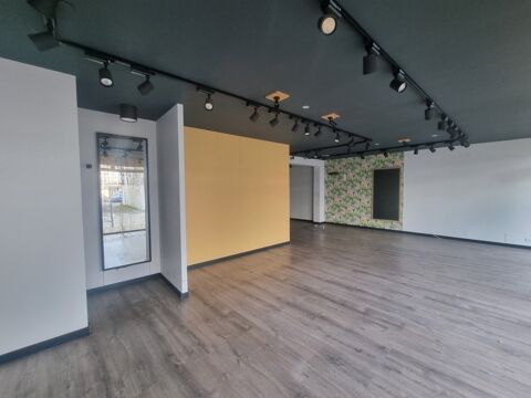   Local commercial 85m2 centre ville SAINT PIERRE D'OLERON (17) 