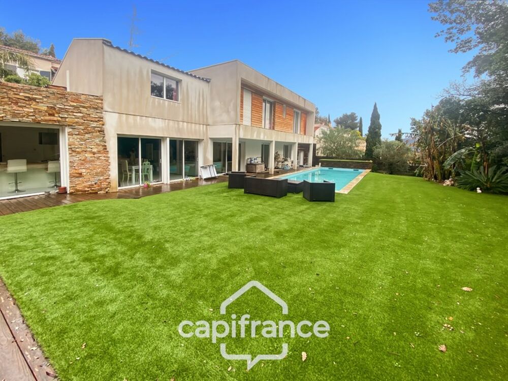 Maison à vendre 8 pièces CARQUEIRANNE (83) - Quartier Canebas - 6 chambres - 220 m2 habitable - Piscine