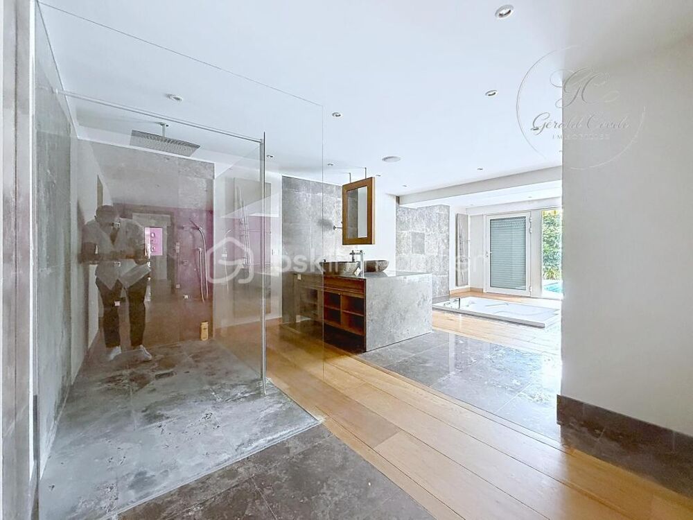 à vendre  Propriété/château Roquefort-les-Pins (06330)