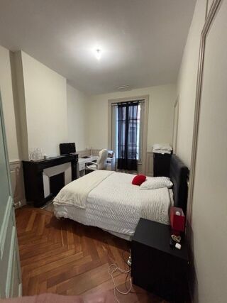 Appartement à louer 5 pièces 128 m²