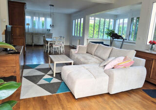  Villa à louer 7 pièces 185 m²