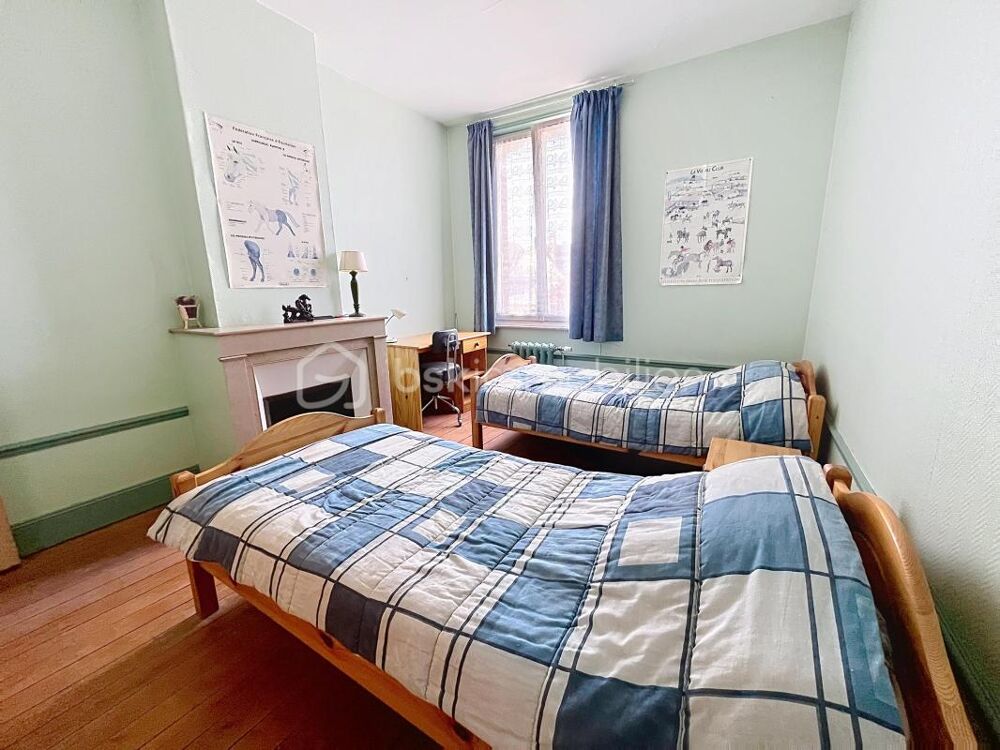 Vente Propriété/Château ENSEMBLE IMMOBILIER A MULTIPLES POSSIBILITES Ribemont