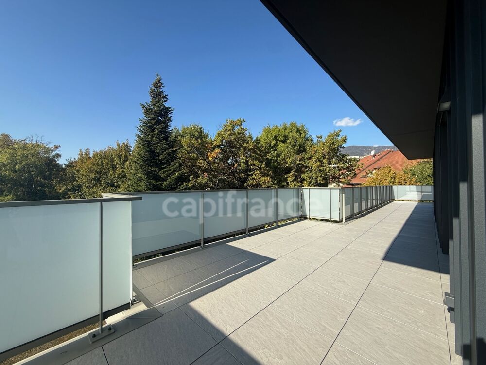 Vente Appartement Appartement à vendre 5 pièces DIVONNE LES BAINS (01) - 135m2, terrasse (83m2), cave, 2 box fermés Divonne les bains