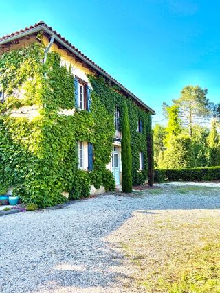  Propriété/château à vendre 6 pièces 225 m²