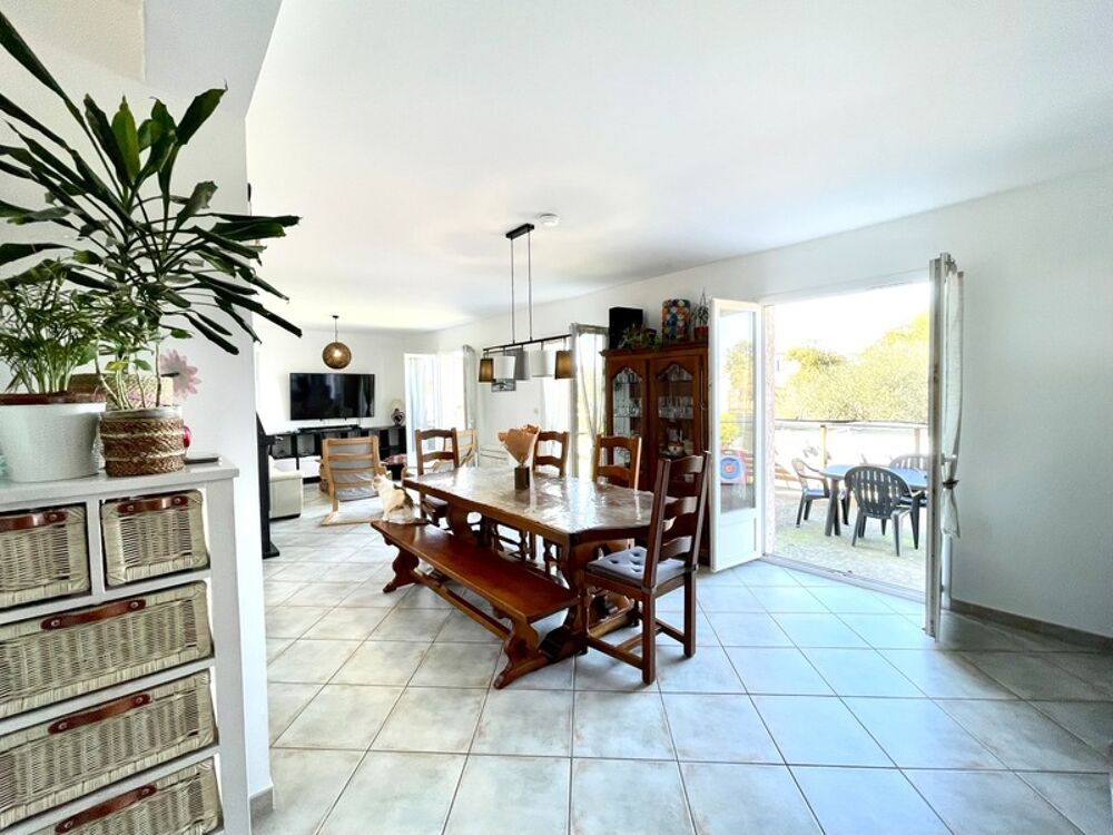 Vente Maison Maison 6 pièces 128 m² avec double garage et jardin Saint laurent d aigouze