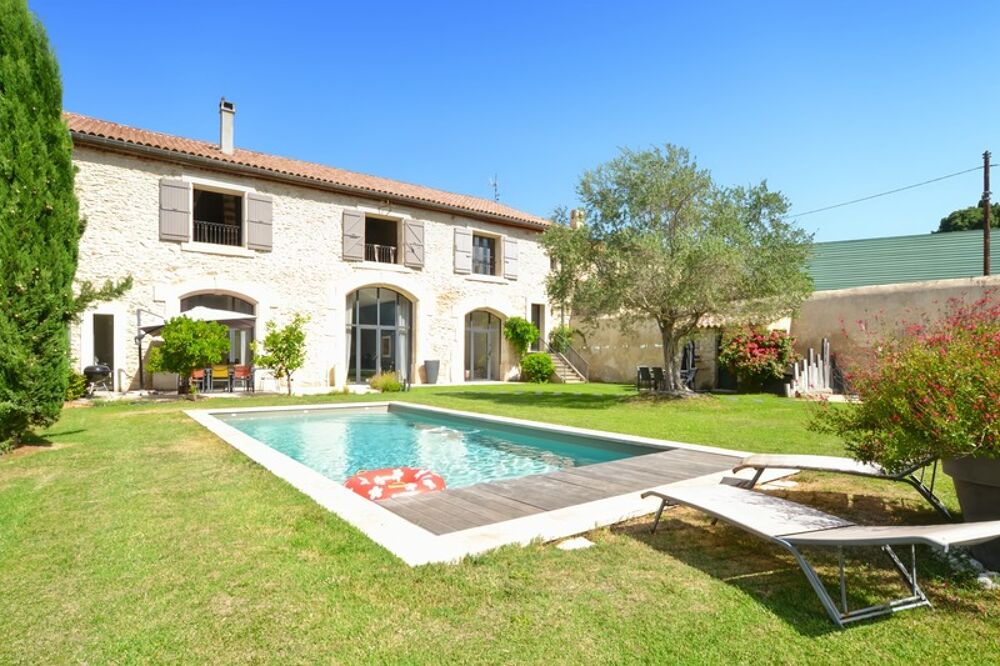 Capestang  Propriété de caractère avec deux habitations, bureaux, piscine et jardin