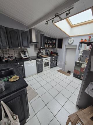  Propriété/château à vendre 4 pièces 102 m²