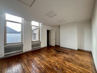  Immeuble à vendre 15 + pièces 640 m²