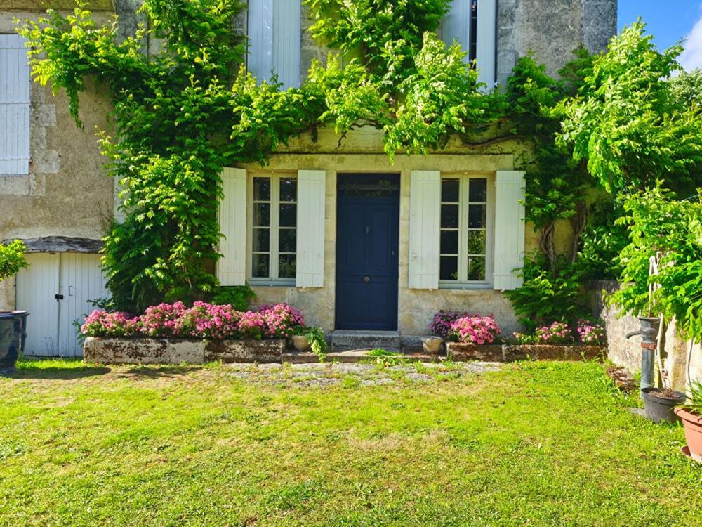 Vente Maison Très bel ensemble en pierre, maison d'habitation, gîte indépendant, granges, dépendances, piscine, parc clôt arboré Riberac