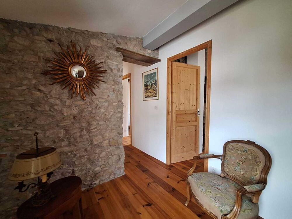 MAISON DE CHARME AVEC PISCINE PROCHE CITE DE CARCASSONNE