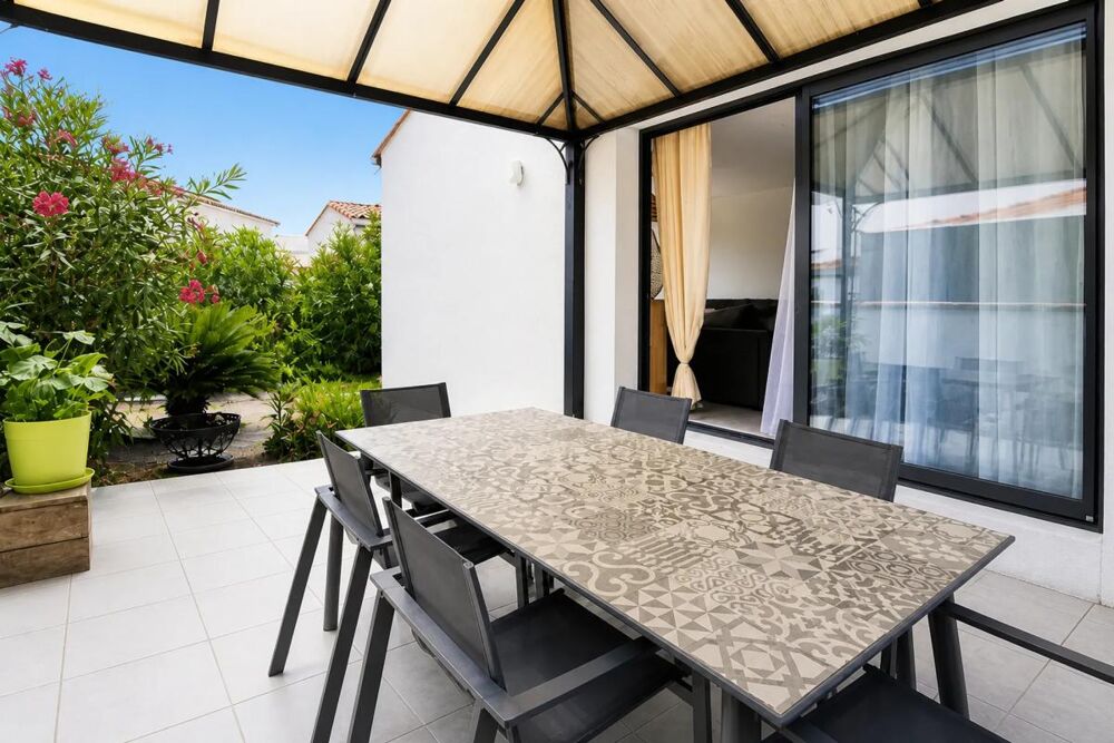 Maison 3 faces de plain-pied  3 chambres  Jardin  Garage
