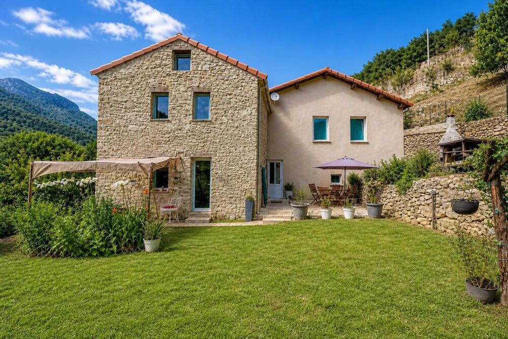 Vente Maison Maison de 5 pièces de 130 m² plus dépendances à Py (66360) Py