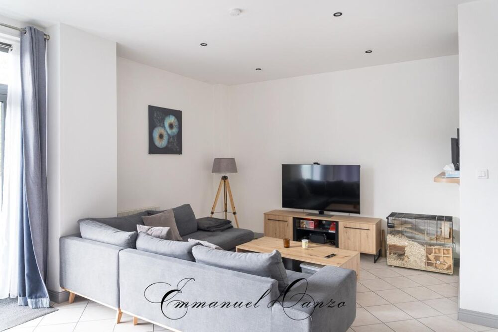 Vente Appartement CHAMPIGNEULLES – Appartement 3 pièces rénové de 77 m² – Entrée indépendante – 2 stationnements privatifs Champigneulles