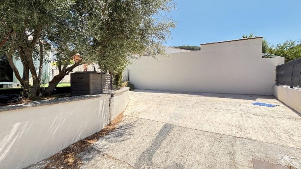 Vente Villa À vendre – Belle maison T4 avec piscine, jardin et terrasse Auriol